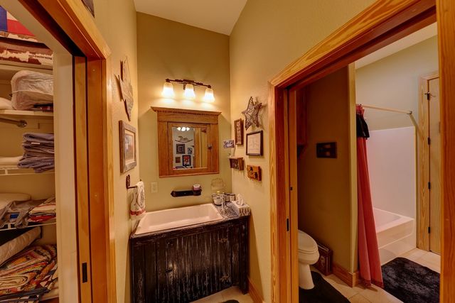7680 NW White Oak Rd, Kerrville, TX 78028