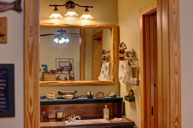 7680 NW White Oak Rd, Kerrville, TX 78028