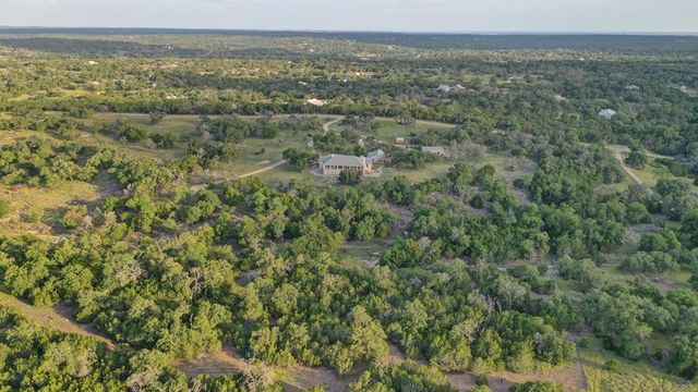 7680 NW White Oak Rd, Kerrville, TX 78028