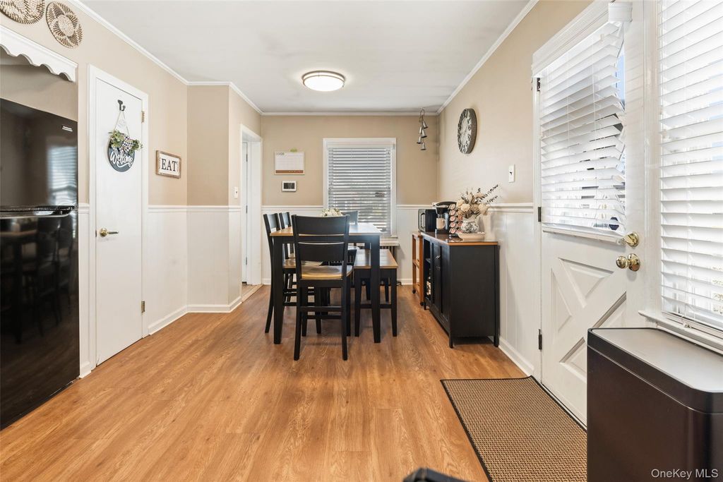 5 Marvin Avenue, Hicksville, NY 11801 — photo 3
