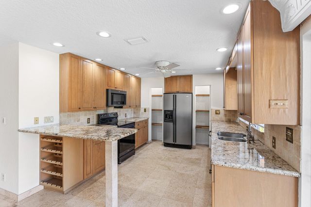 451 NE 25th Terrace, Boca Raton, FL 33431