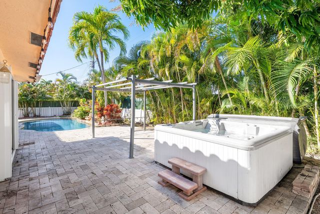 451 NE 25th Terrace, Boca Raton, FL 33431