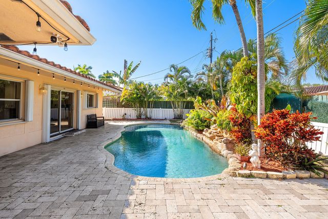 451 NE 25th Terrace, Boca Raton, FL 33431