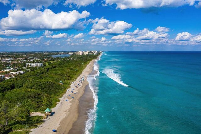 451 NE 25th Terrace, Boca Raton, FL 33431