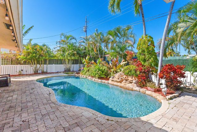 451 NE 25th Terrace, Boca Raton, FL 33431