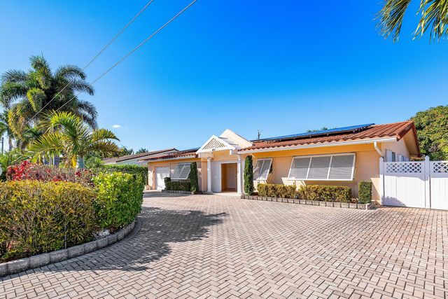 451 NE 25th Terrace, Boca Raton, FL 33431