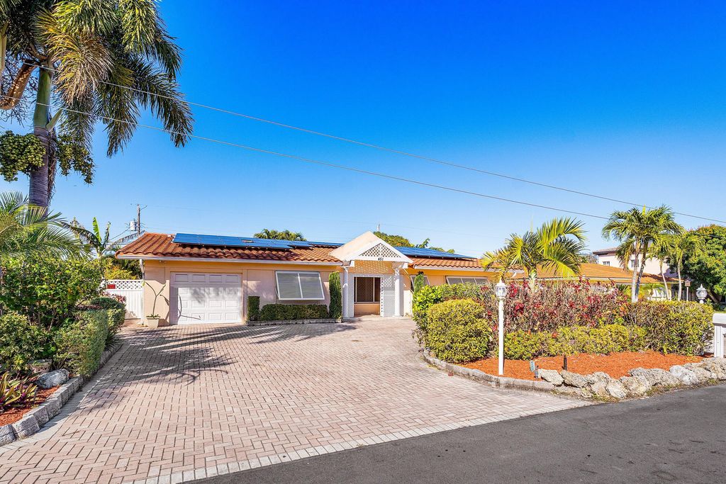 451 NE 25th Terrace, Boca Raton, FL 33431