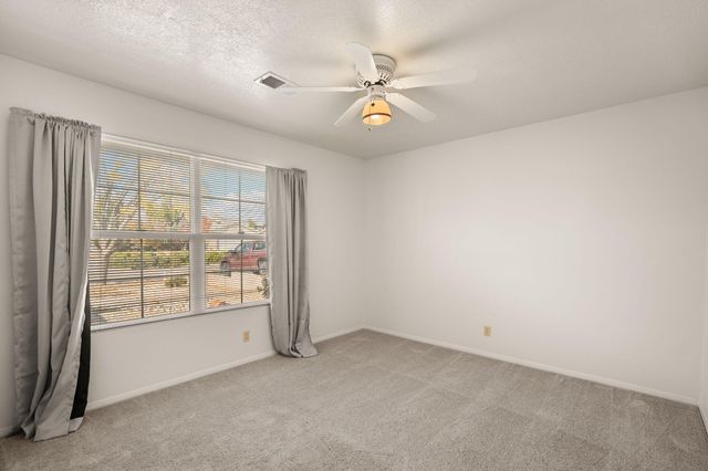 2504 TWIN BUTTES Drive NE, Rio Rancho, NM 87144