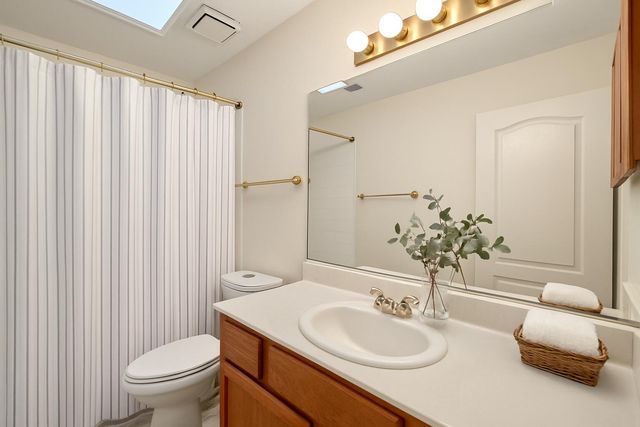 2504 TWIN BUTTES Drive NE, Rio Rancho, NM 87144