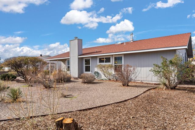 2504 TWIN BUTTES Drive NE, Rio Rancho, NM 87144