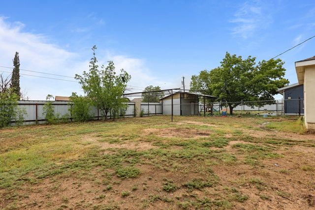 1306 Woodlawn Dr, Odessa, TX 79761