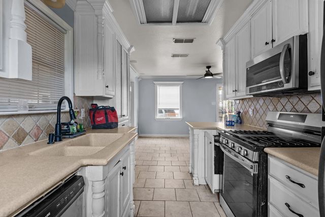 1306 Woodlawn Dr, Odessa, TX 79761