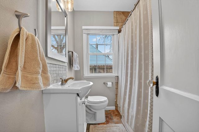 150 Hawthorne Avenue, Waterloo, IA 50702