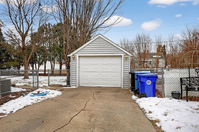 150 Hawthorne Avenue, Waterloo, IA 50702