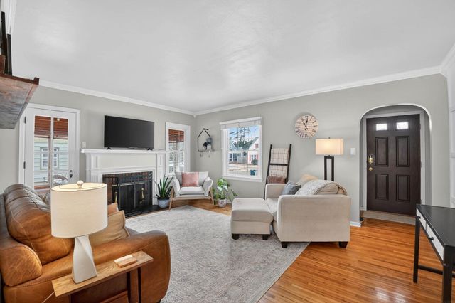 150 Hawthorne Avenue, Waterloo, IA 50702