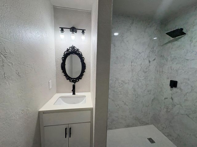 6716 Saint Augustine, Houston, TX 77021
