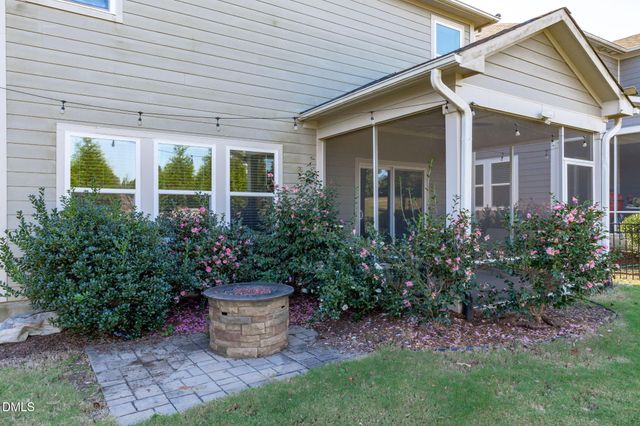 320 Sage Oak Lane, Holly Springs, NC 27540