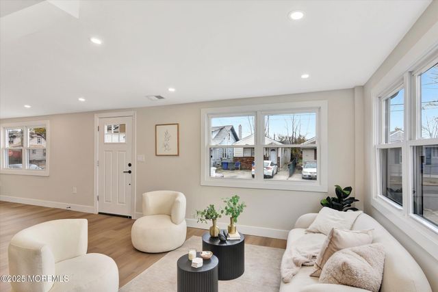 143 Seabreeze Way, Keansburg, NJ 07734