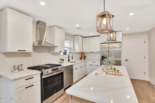 143 Seabreeze Way, Keansburg, NJ 07734