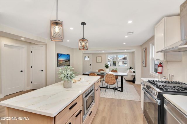 143 Seabreeze Way, Keansburg, NJ 07734