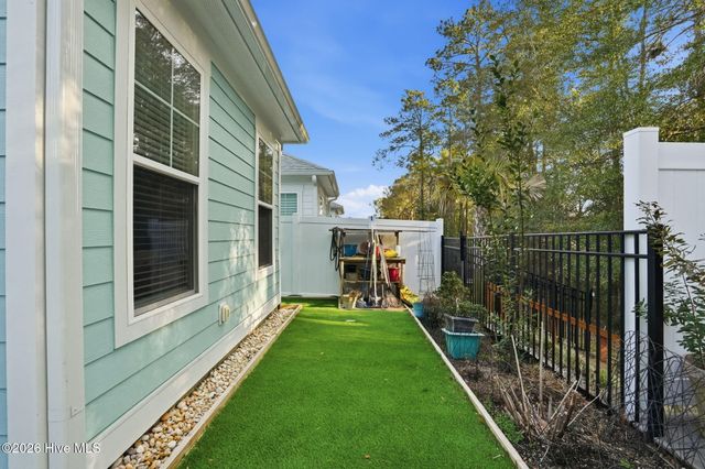 2038 Manor Parc Drive, Calabash, NC 28467