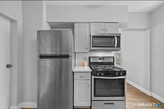 115 Harborview Avenue 2nd, Bridgeport, CT 06605
