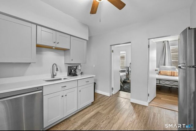 115 Harborview Avenue 2nd, Bridgeport, CT 06605