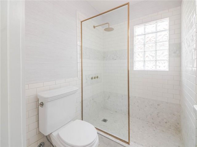 700 E 43rd Street, Kansas City, MO 64110