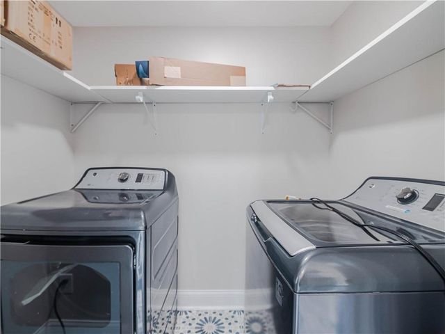 700 E 43rd Street, Kansas City, MO 64110