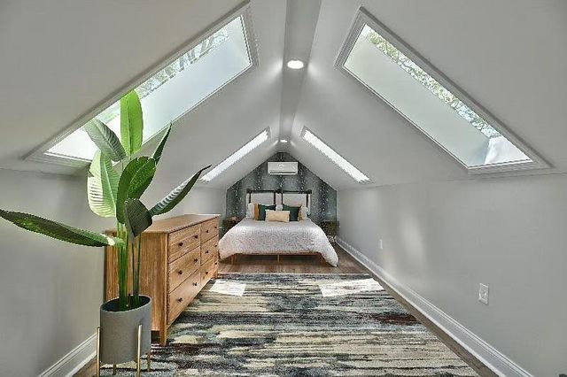 700 E 43rd Street, Kansas City, MO 64110