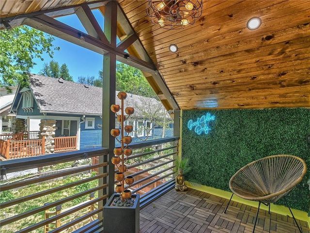 700 E 43rd Street, Kansas City, MO 64110