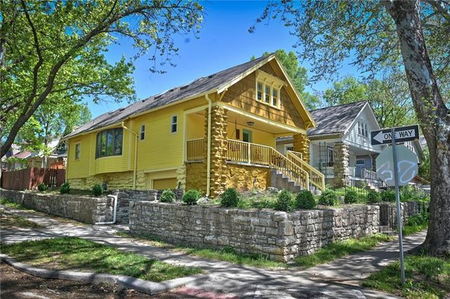 700 E 43rd Street, Kansas City, MO 64110