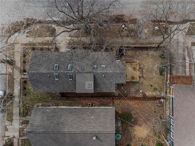 700 E 43rd Street, Kansas City, MO 64110