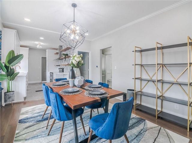 700 E 43rd Street, Kansas City, MO 64110