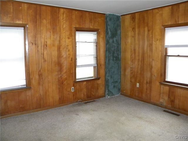 37 West Oneida Street, Lysander, NY 13027