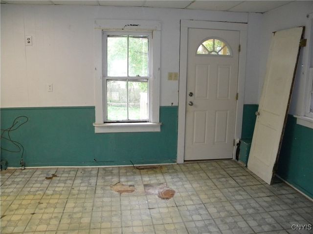 37 West Oneida Street, Lysander, NY 13027