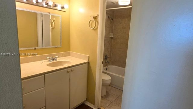 1301 NE Miami Gardens Dr 813W, Miami, FL 33179