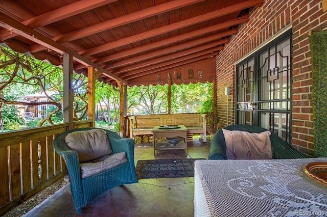 1600 Hudson Street, Denver, CO 80220