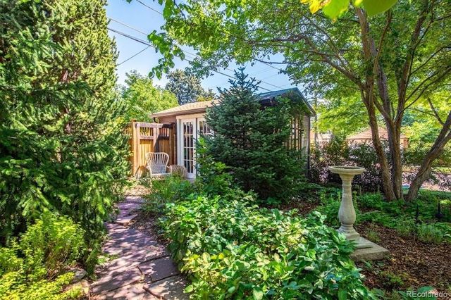 1600 Hudson Street, Denver, CO 80220