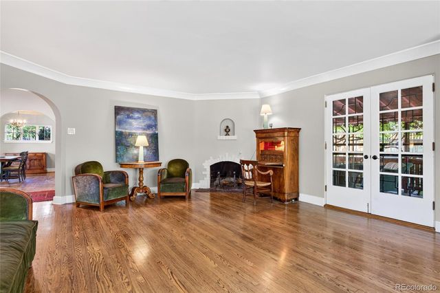 1600 Hudson Street, Denver, CO 80220