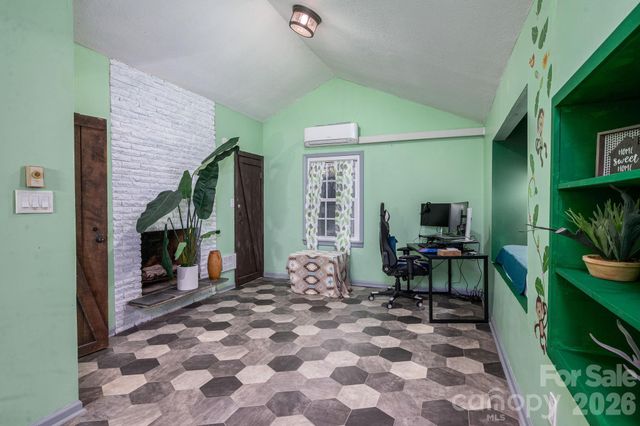 606 Huss Street, Lincolnton, NC 28092