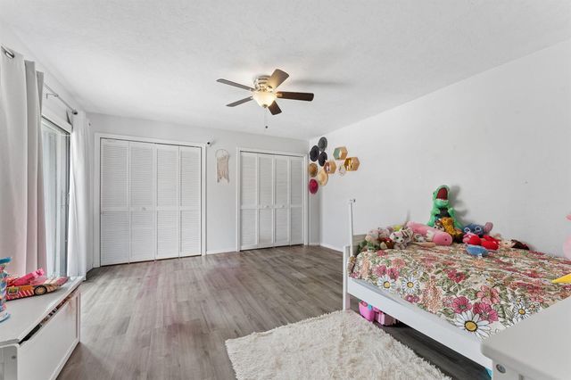 1425 Oxford Lane, Boynton Beach, FL 33426