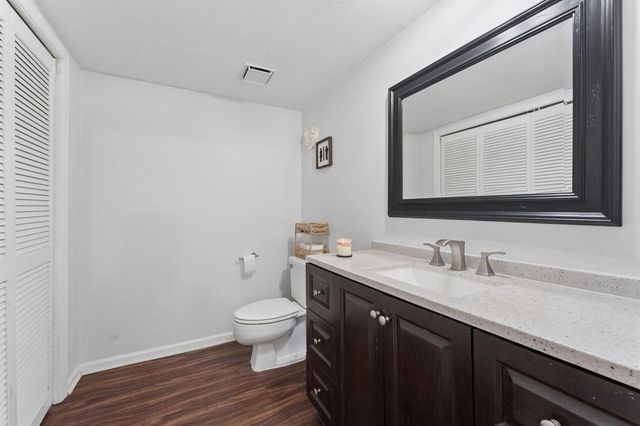 1425 Oxford Lane, Boynton Beach, FL 33426
