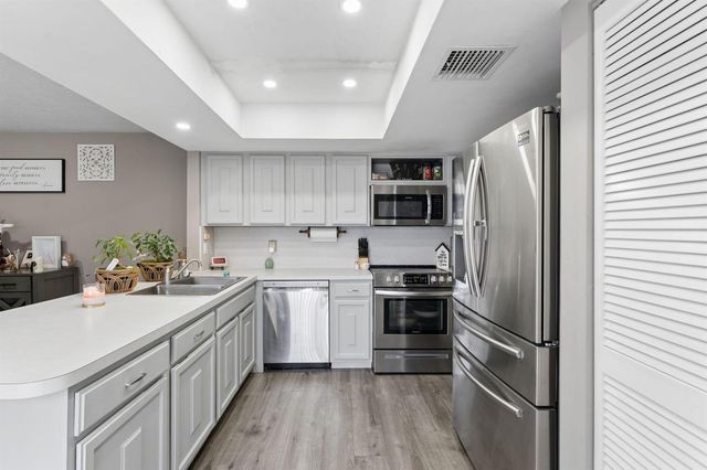 1425 Oxford Lane, Boynton Beach, FL 33426