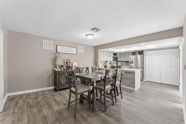 1425 Oxford Lane, Boynton Beach, FL 33426