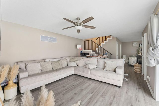 1425 Oxford Lane, Boynton Beach, FL 33426