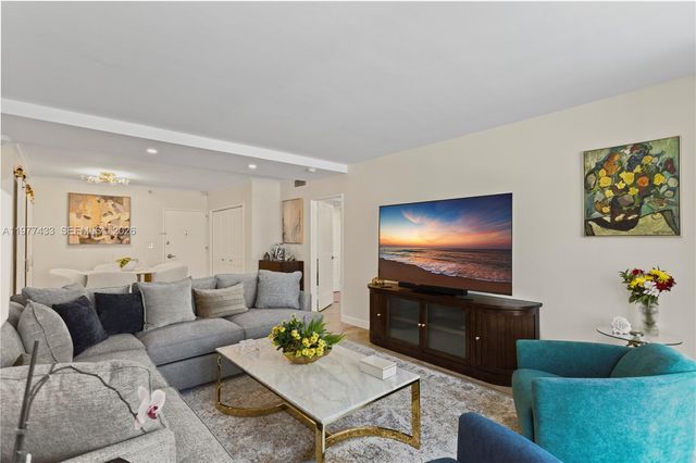 5700 Collins Ave 3A, Miami Beach, FL 33140