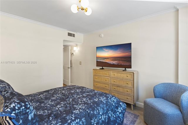 5700 Collins Ave 3A, Miami Beach, FL 33140