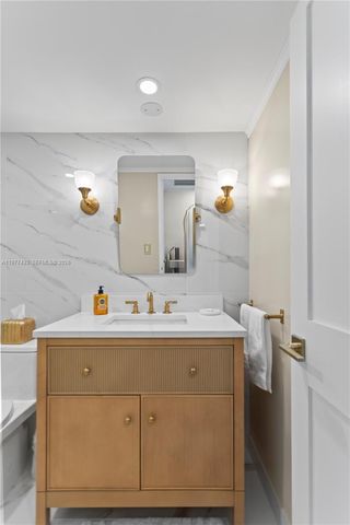 5700 Collins Ave 3A, Miami Beach, FL 33140