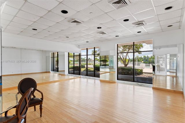 5700 Collins Ave 3A, Miami Beach, FL 33140